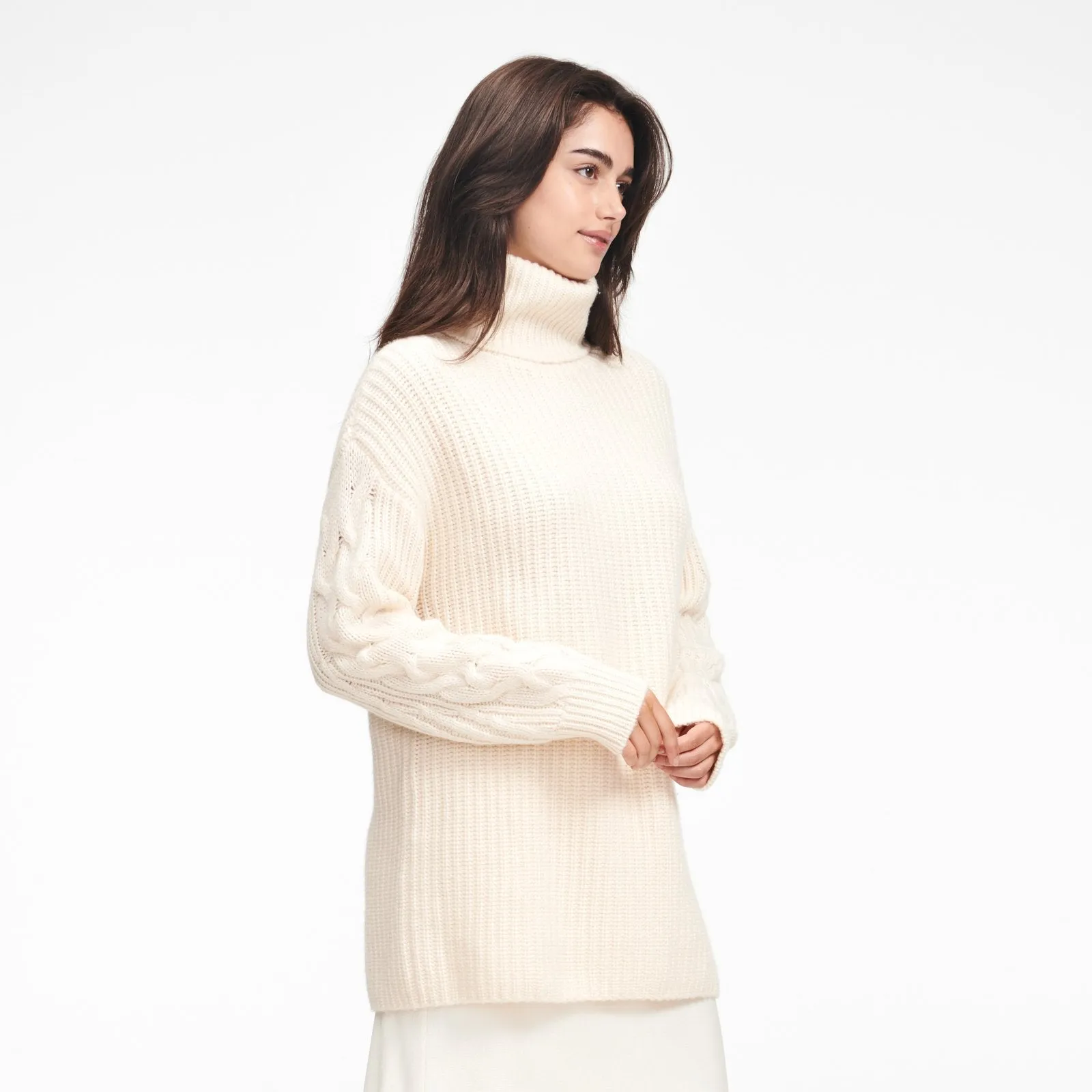 Cable Knit Sleeve Turtleneck