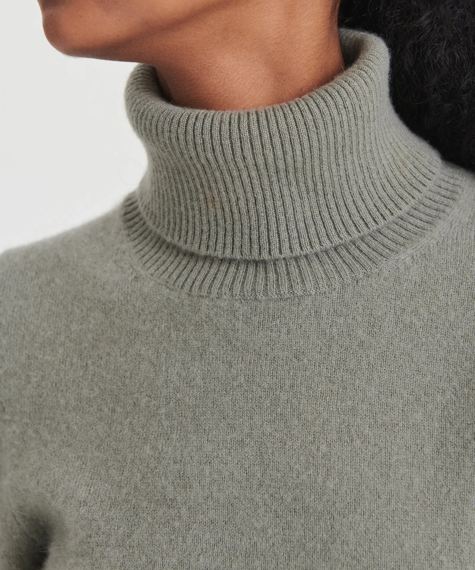 Cashmere Classic Turtleneck