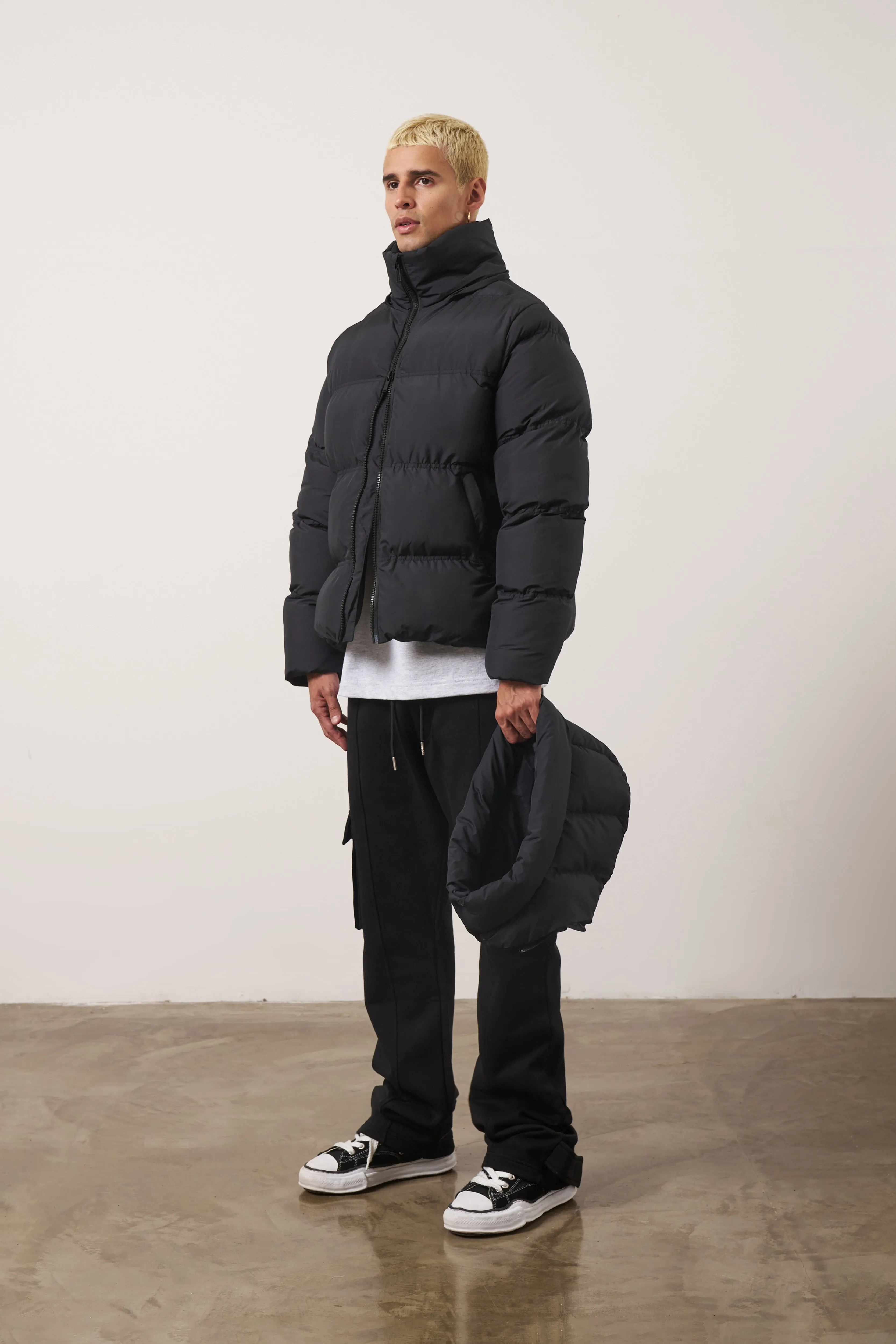 ESSENTIALS MATTE PUFFER - BLACK