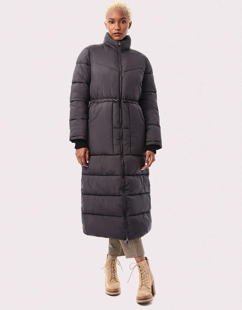 Stylish Long Puffer Coat for Outdoor Enthusiasts