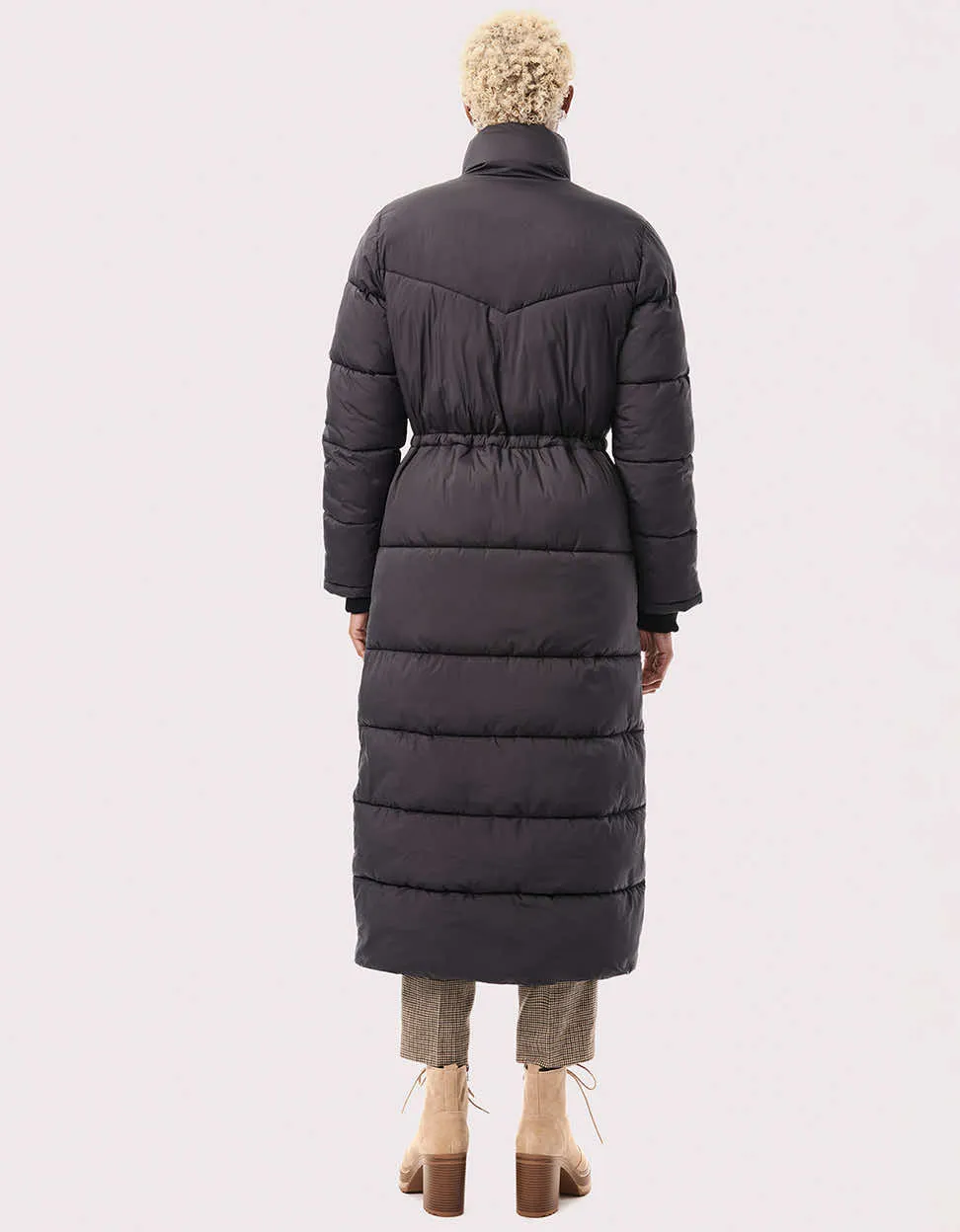 Stylish Long Puffer Coat for Outdoor Enthusiasts