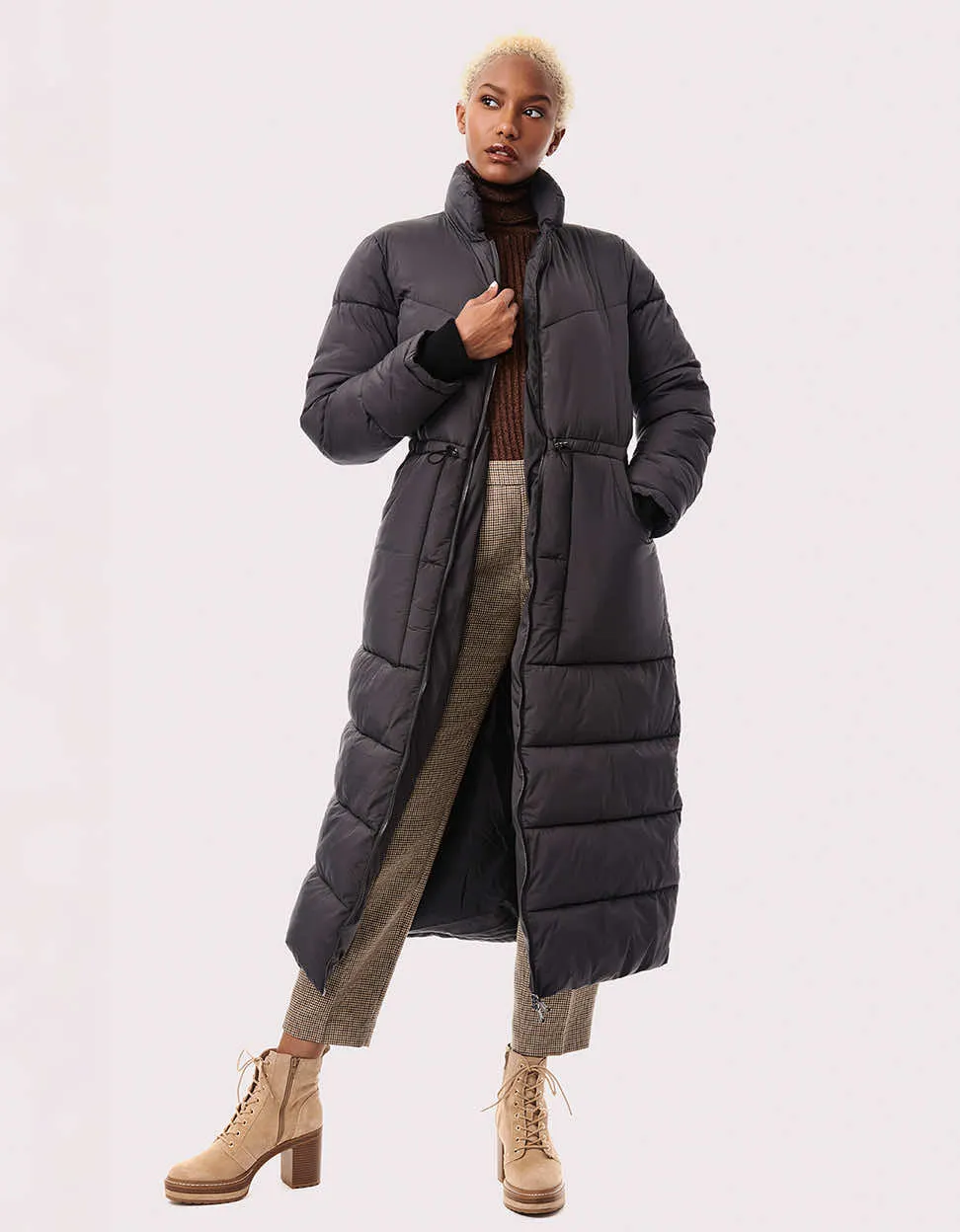 Stylish Long Puffer Coat for Outdoor Enthusiasts