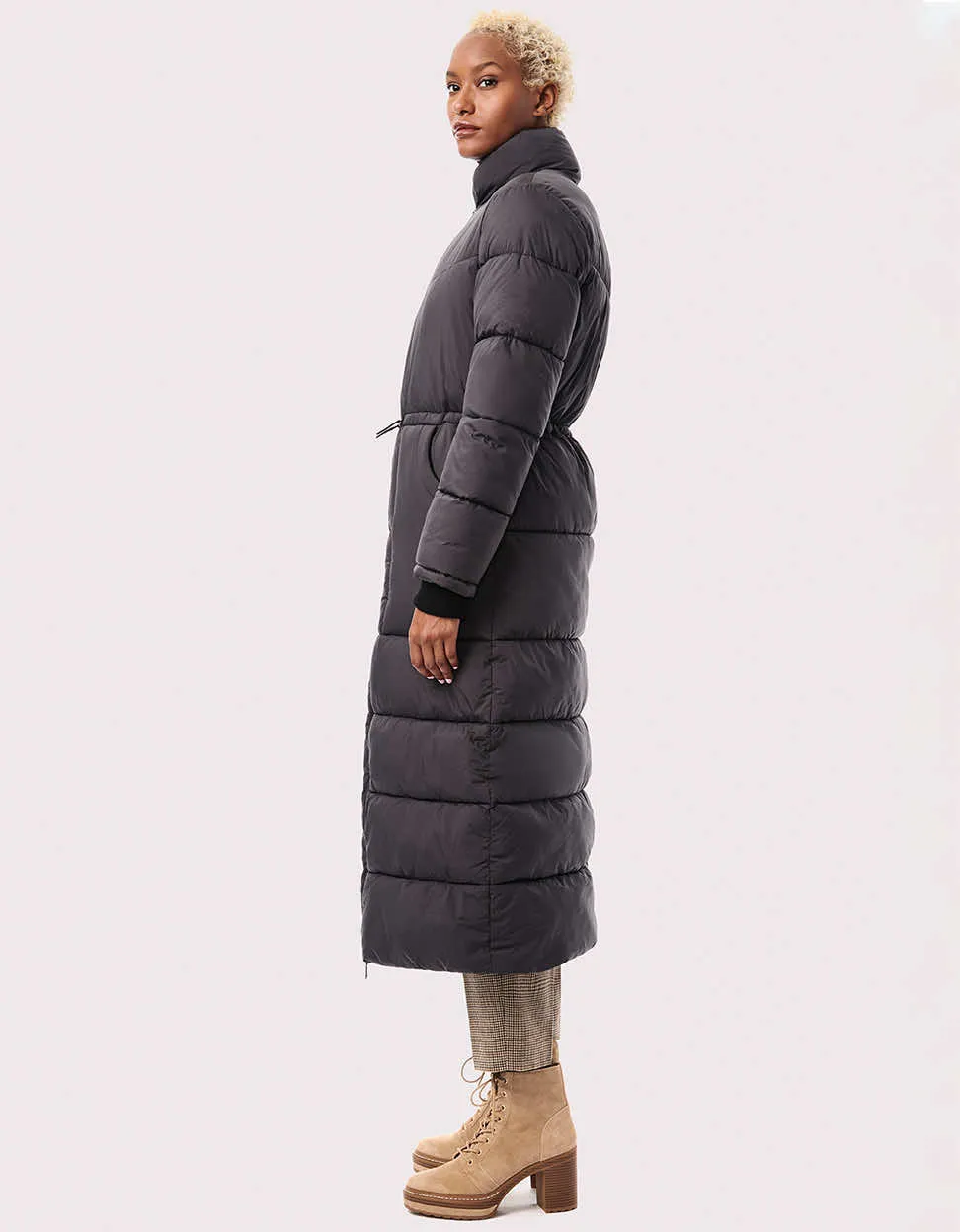 Stylish Long Puffer Coat for Outdoor Enthusiasts