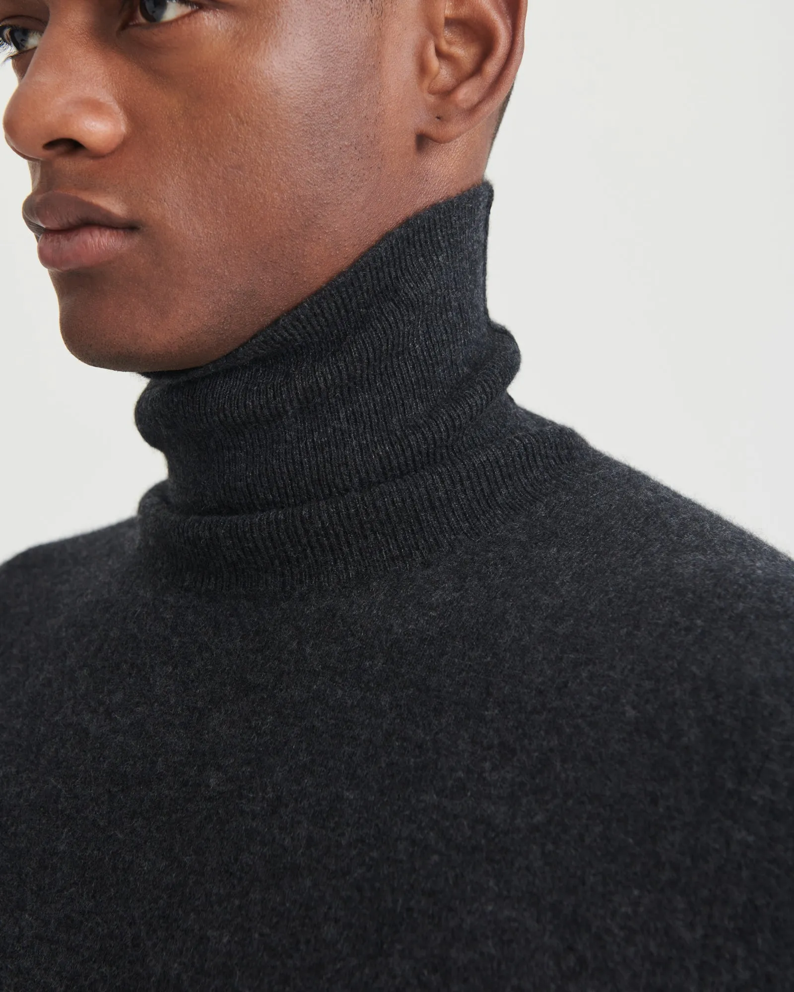 Signature Cashmere Turtleneck