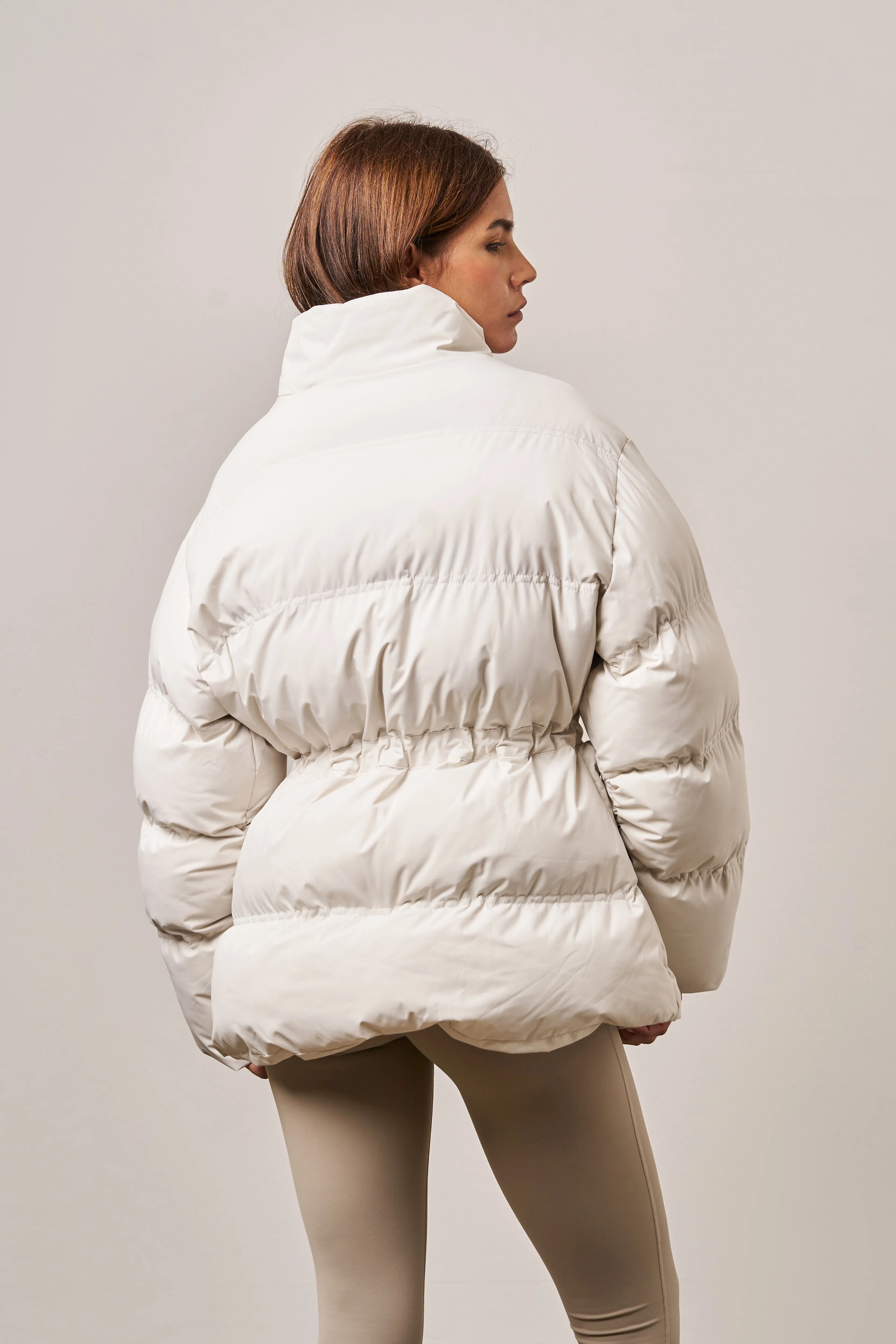 TIE WAIST PLEATED PUFFER COAT - OFF WHITE