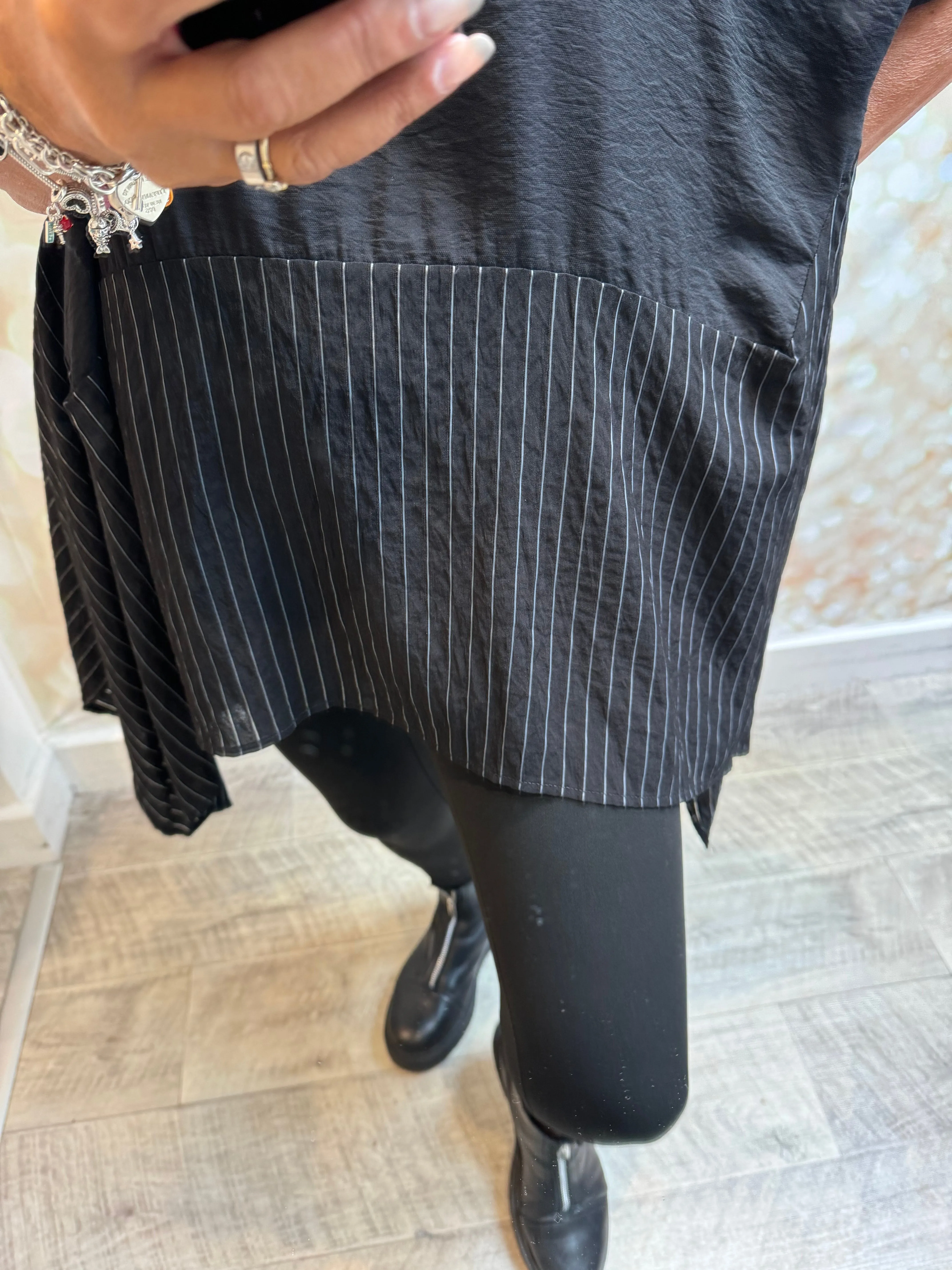 Tunic / Top with pinstripe hem